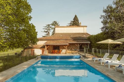 Le Beau Pierre - Maison familiale avec piscine in Lamothe-Landerron