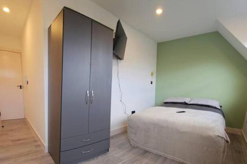 Studio - Near Regents Park - WiFi - Sleeps 2 - image 6