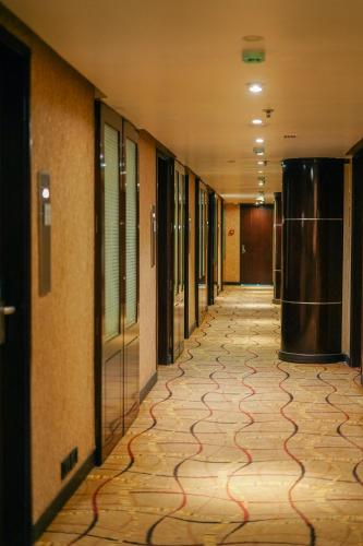 Lobby, HOTEL PENINSULA GRAND in Kurla