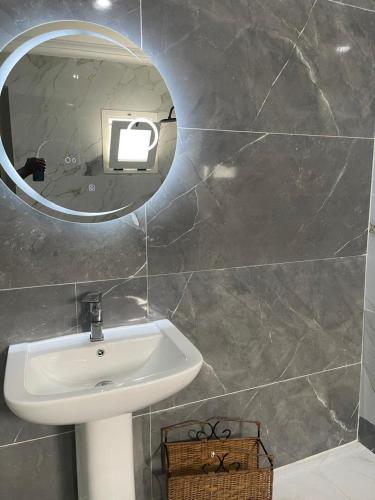 Studio avec Piscine - Cocody Angré Abidjan (Studio avec Piscine - Cocody Angre Abidjan) in อาบิดจัน