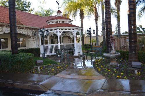 Garden, Dynasty Suites Redlands in Redlands (CA)