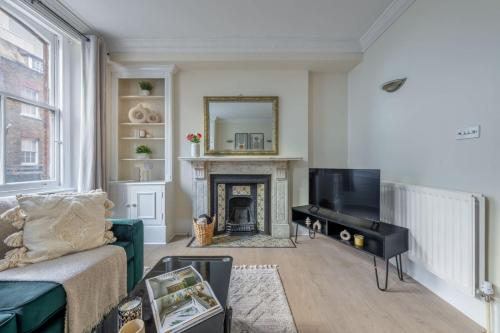 BnBNova - 1BR - Soho & West End Theatres - main image