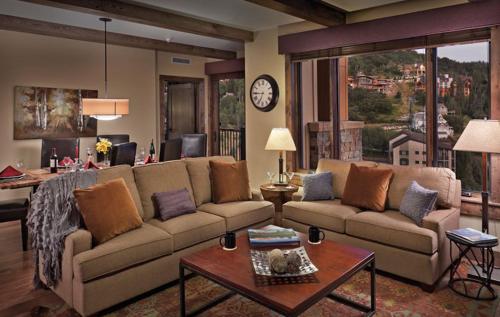 Edgemont 2600 - Luxury Ski-in Ski-out Condo thumb 3
