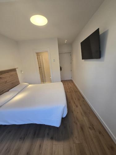 Hostal Boreal Mistral - image 11