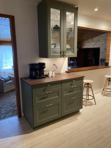 Iekārtas, Relaxing 2-Bed Country Home Bruce Trail & Falls in Hogg (ON)