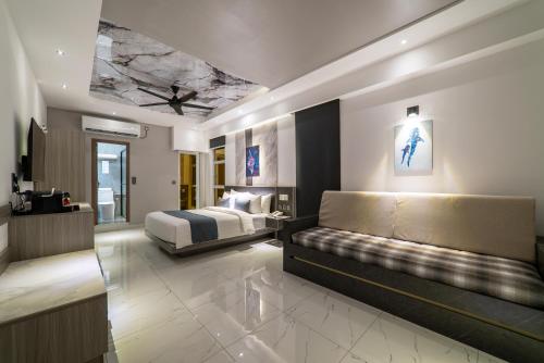 room detail thumbnail 0