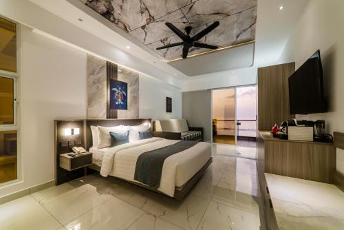 room detail thumbnail 0