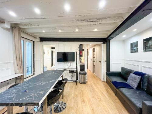 UrbanFlat 93 - Authentique Appartement Parisien 2 chambres