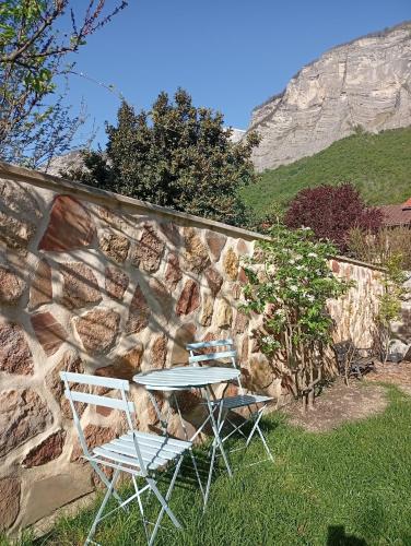 Dārzs, Cocon au pied de la Chartreuse in Saint-Hilaire (Rhone-Alpes)