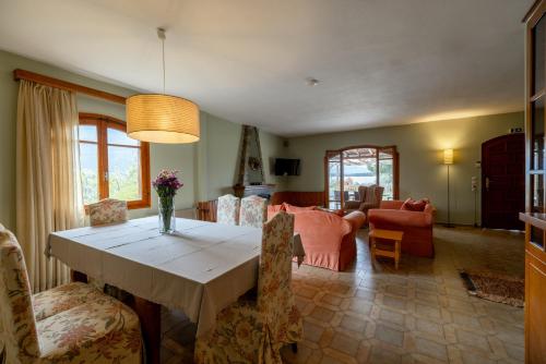 Ioanna Sunset Retreat in Saint Minas