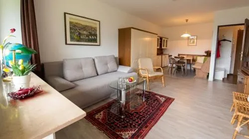 REGINE Haus KMB Seeblick Appartment am Ossiachersee, Hallenbad, Skiarena Gerlitzen in Bodensdorf, Österreich