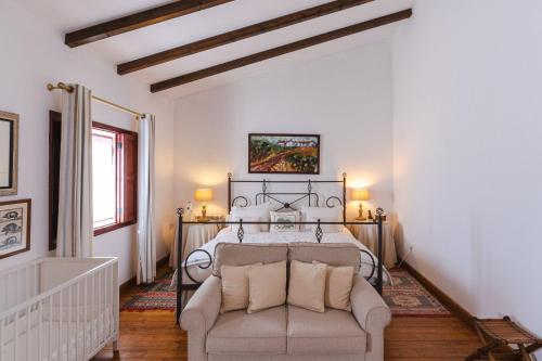 Charming Farm House With Pool in มีนาส โด โลว์ซาล