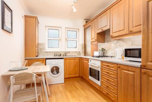 Millbrae Residence - Donnini Apartments - main image
