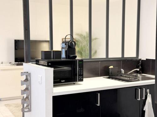 Charming studio in the heart of Rpublique - image 11