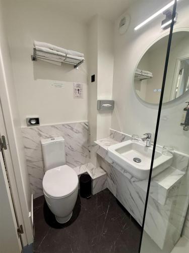 Best Western Hotel Le Montparnasse, Paris (Foto 8)
