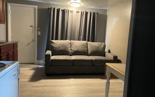 1 king bed, 1 sofa bed