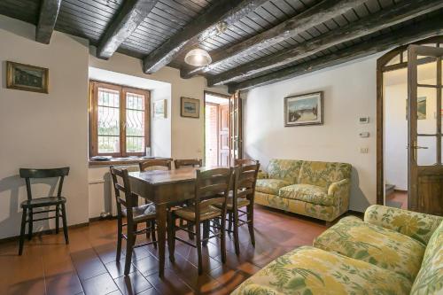 Charming Alpine Retreat in Sant'Omobono Terme in Sant'Omobono Terme