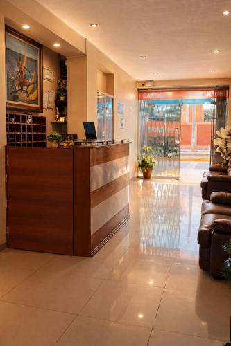 Фойє, Ikasur Hotel in Іка