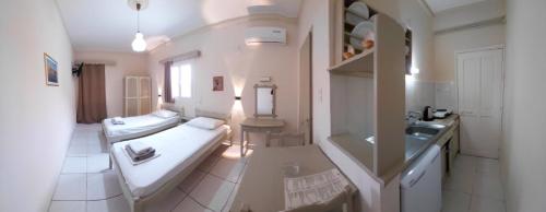 2 twin beds