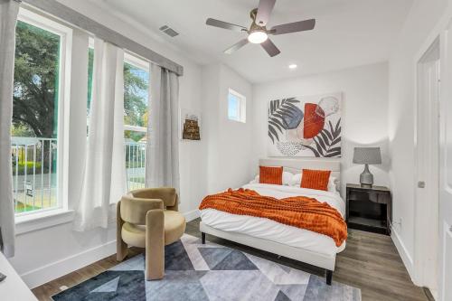 Luxe 3 BR with Garage and Patio 5 minutes away from NRG and Med Center - image 8