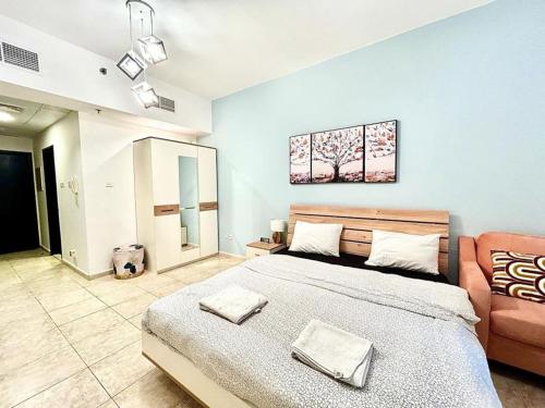 Bright Studio in Prime JVC Location - main image