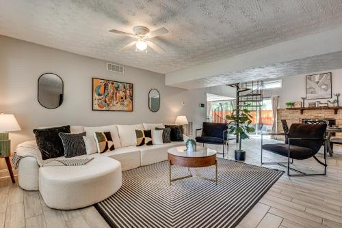 Explore ATL! 2026 World Cup Base with Chic Interior in 阿特波罗(GA)