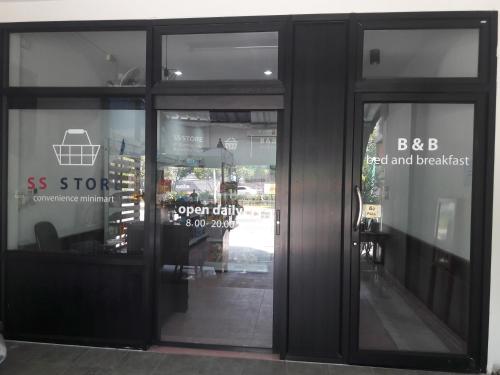 SS Store Bed & Breakfast