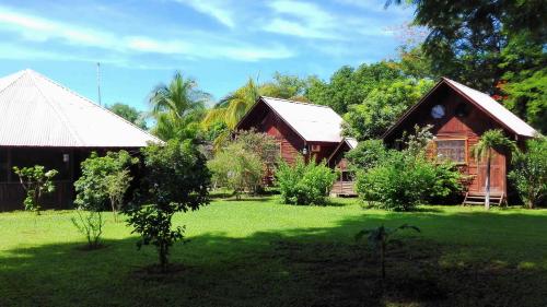 Hotel Cabanas La Teca