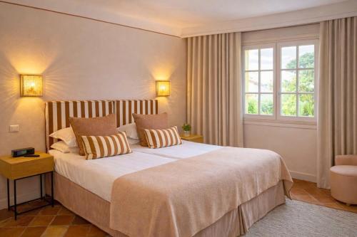 2 twin beds