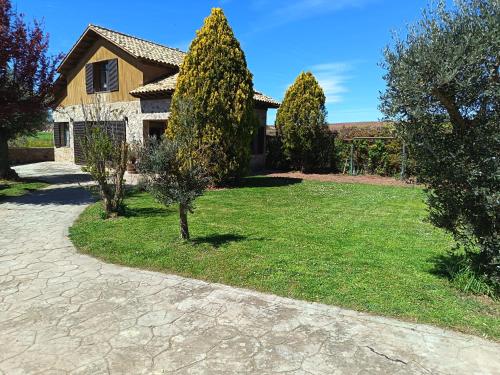 Chalet entre viñedos (Chalet entre vinedos) in La Rioja