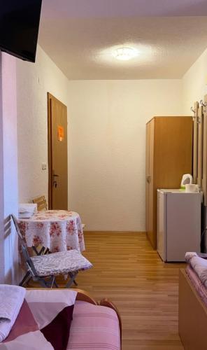 Apartmani Marija in โอริด