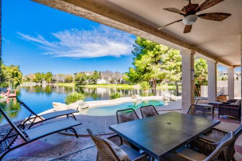 Gorgeous Lakefront Paradise w Pool & Views in Sun Lakes