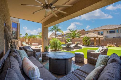 Tiki Bar & Heated Pool Relax & Unwind in Goodyear