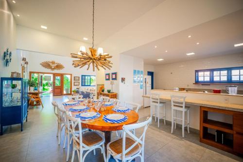BZ102 Casa com 5 quartos 150 metros da Praia! – khách sạn tại Bãi Biển Maghuinhos