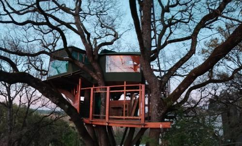 Buitenkant, B&B La Cabane Insolite in Mones