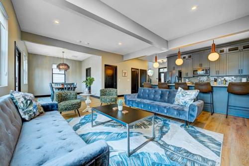 Its All Good - Two Homes Sleeps 18 in Indianapolis, USA