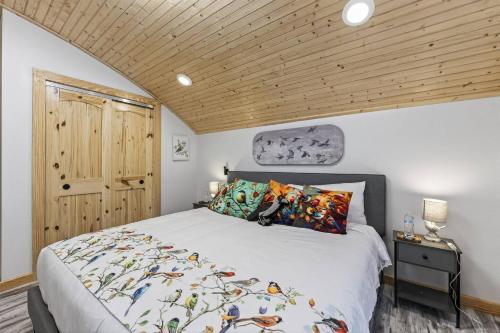 Roomy Gathering Retreat, North of Nashville in Millersville (TN)