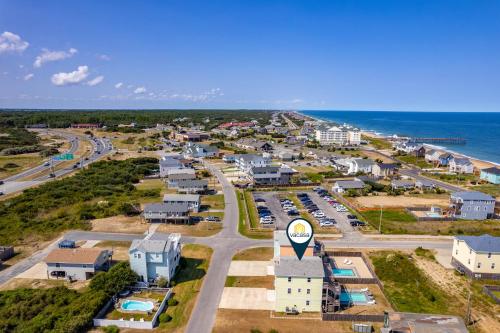 Straight Up With a Twist Village OBX in Kitty Hawk (NC)