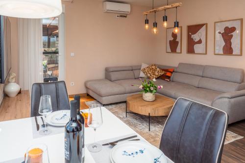 Boutique Villa with Mediterranean Garden - Clair de Lune in Fabci