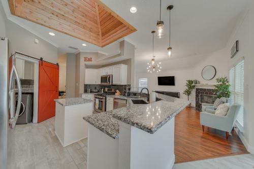 Dapur, Elegant 5BR Retreat w Private Pool & Game Room in Mesquite (TX)