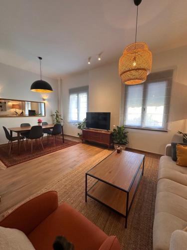 Elegant apartment in the heart of Exarchia, Atény