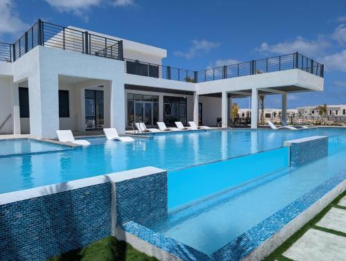 Salt & Breeze Villa in Plantation Village