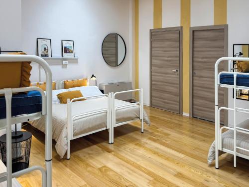 1 queen bed, 2 bunk beds