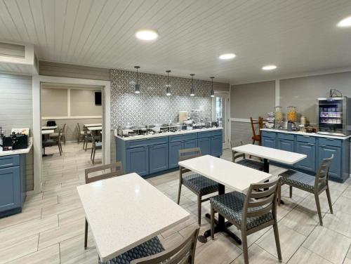 Howard Johnson by Wyndham Downtown Gatlinburg in Gatlinburg, USA
