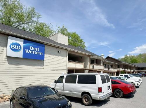 Howard Johnson by Wyndham Downtown Gatlinburg - image 13