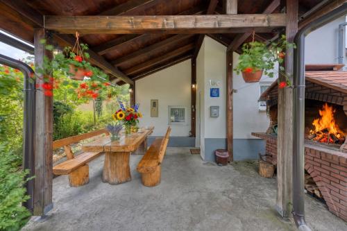 Seadmed, 2 BR House By The Creek near Plitvice Lakes - Happy Rentals in Vrelo Koreničko