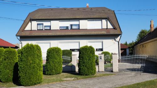 Ieeja, Szigetköz Győrzámoly Apartman (Szigetkoz Gyorzamoly Apartman) in Dunaszeg