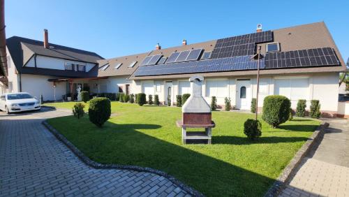 Viesnīcas āriene, Szigetköz Győrzámoly Apartman (Szigetkoz Gyorzamoly Apartman) in Dunaszeg