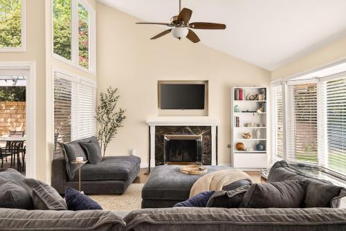 Quaint Single-Story Hilltop Home Granada Hills in Santa Clarita