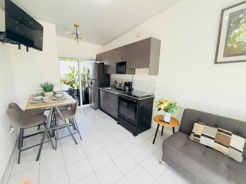 Charming Moka House in San Miguel – khách sạn tại Jucuaran